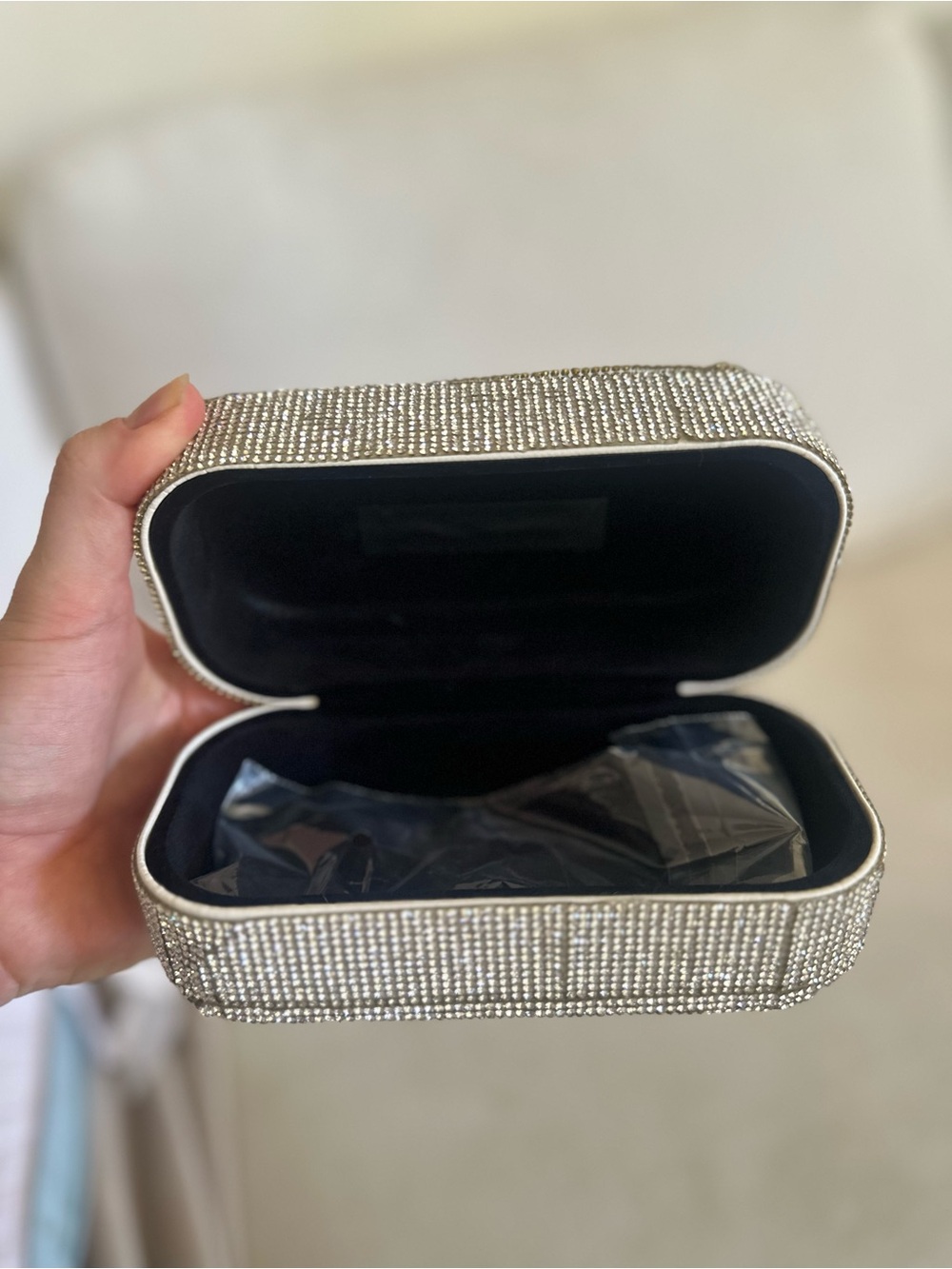 Silver Crystal Embellished glasses case handmade - Picture 4 of 4